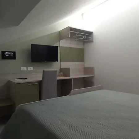 Hz And Appartments فندق مبيت وإفطار *