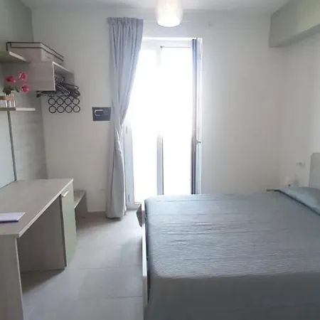 Hz And Appartments فندق مبيت وإفطار Torre Forte